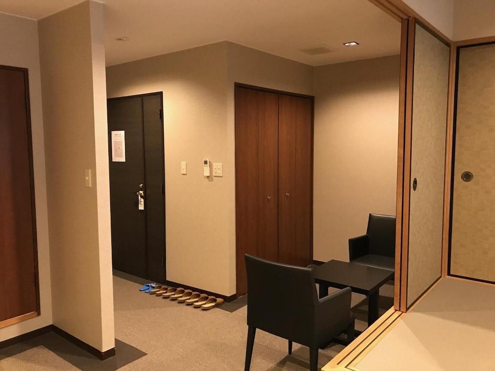 Kikunoya Hotel Hatsukaichi Bagian luar foto