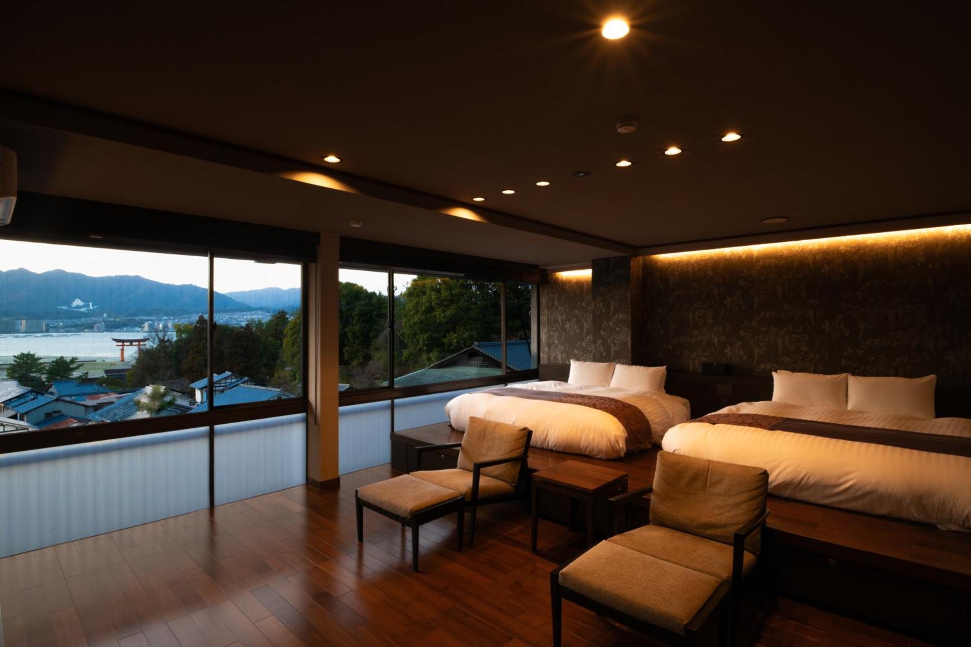 Kikunoya Hotel Hatsukaichi Bagian luar foto