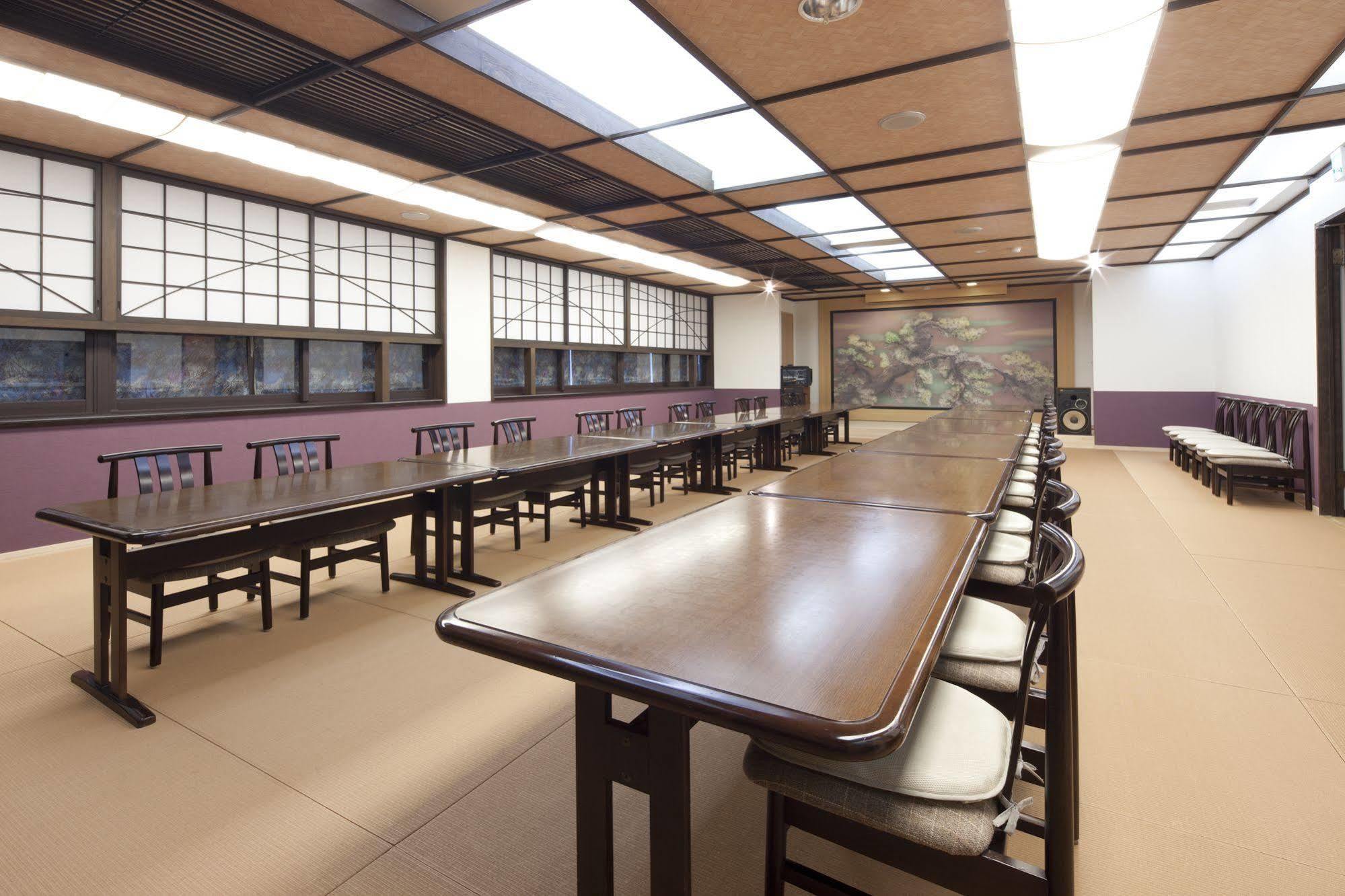 Kikunoya Hotel Hatsukaichi Bagian luar foto